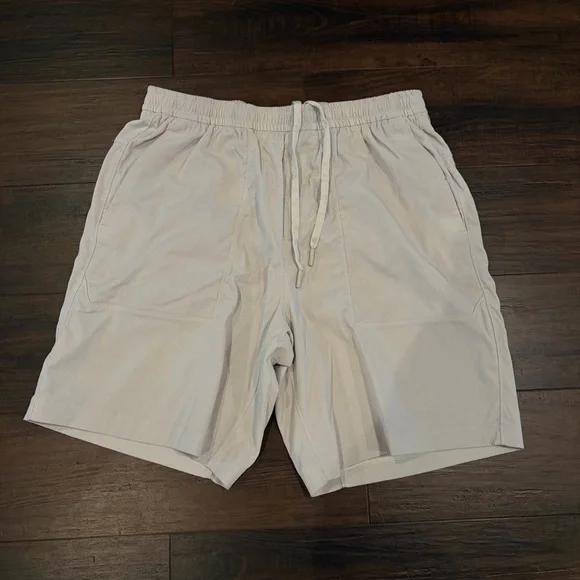 Lululemon Cream Stretch Twill Shorts L - Picture 1 of 6
